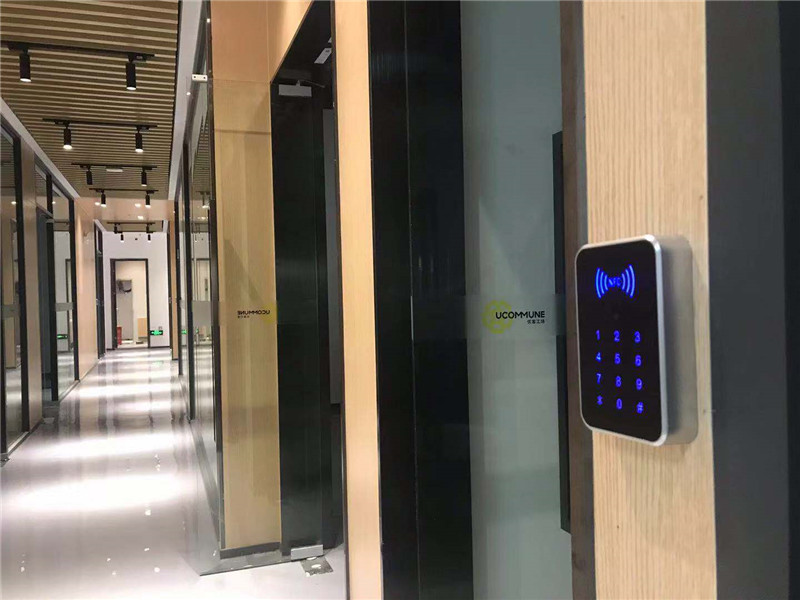 塞伯羅斯二維碼門(mén)禁現(xiàn)場(chǎng)安裝圖